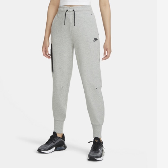 Nike NSW Tech Full-Zip Hoodie and Joggers Set - Picture 3 of 8